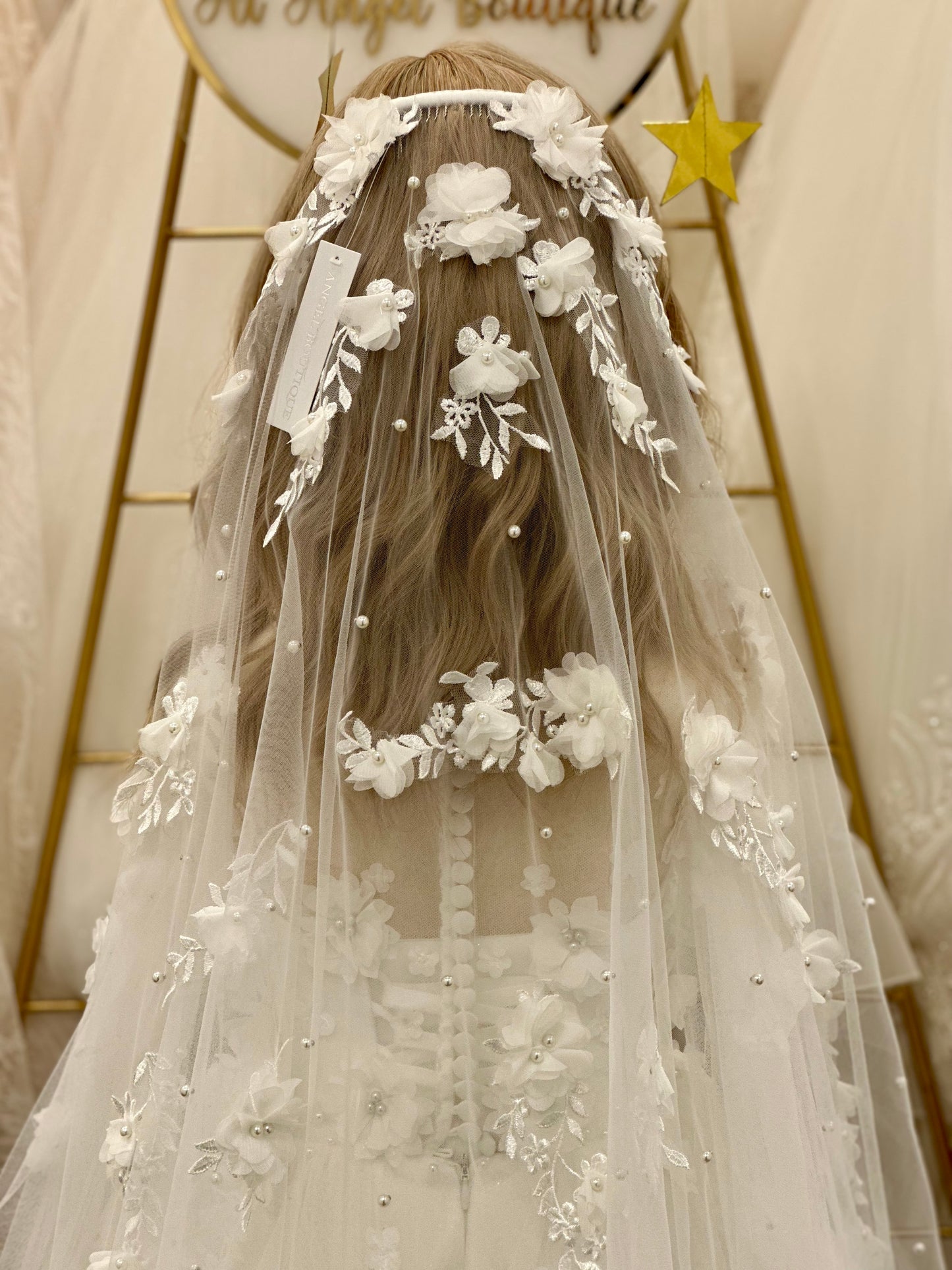 39" 3D Floral Veil