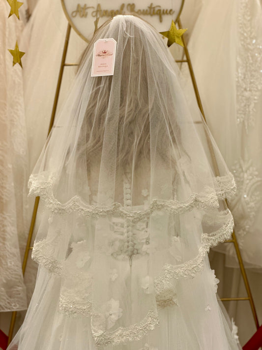 29" Veil with Lace Trim