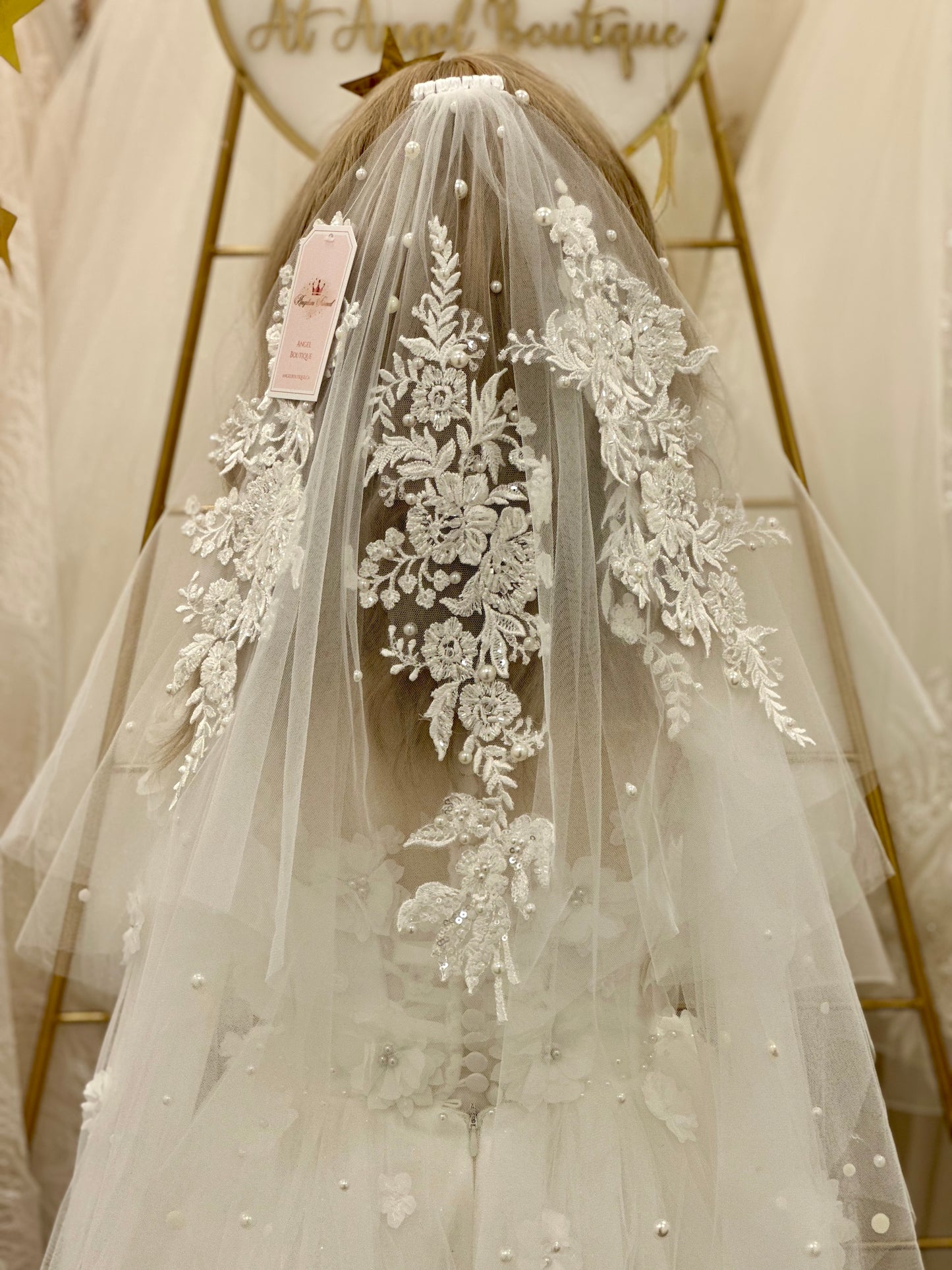 29" Veil with Pearls, Applique