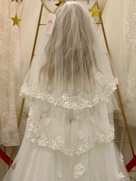 29" Veil with Lace Trim
