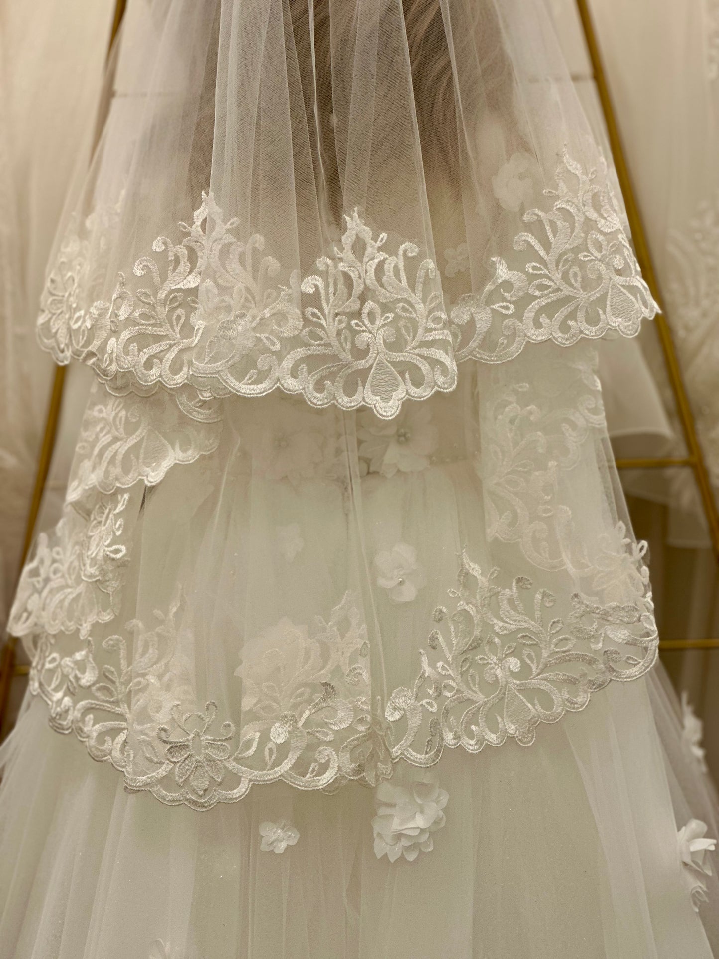 29" Veil with Lace Trim