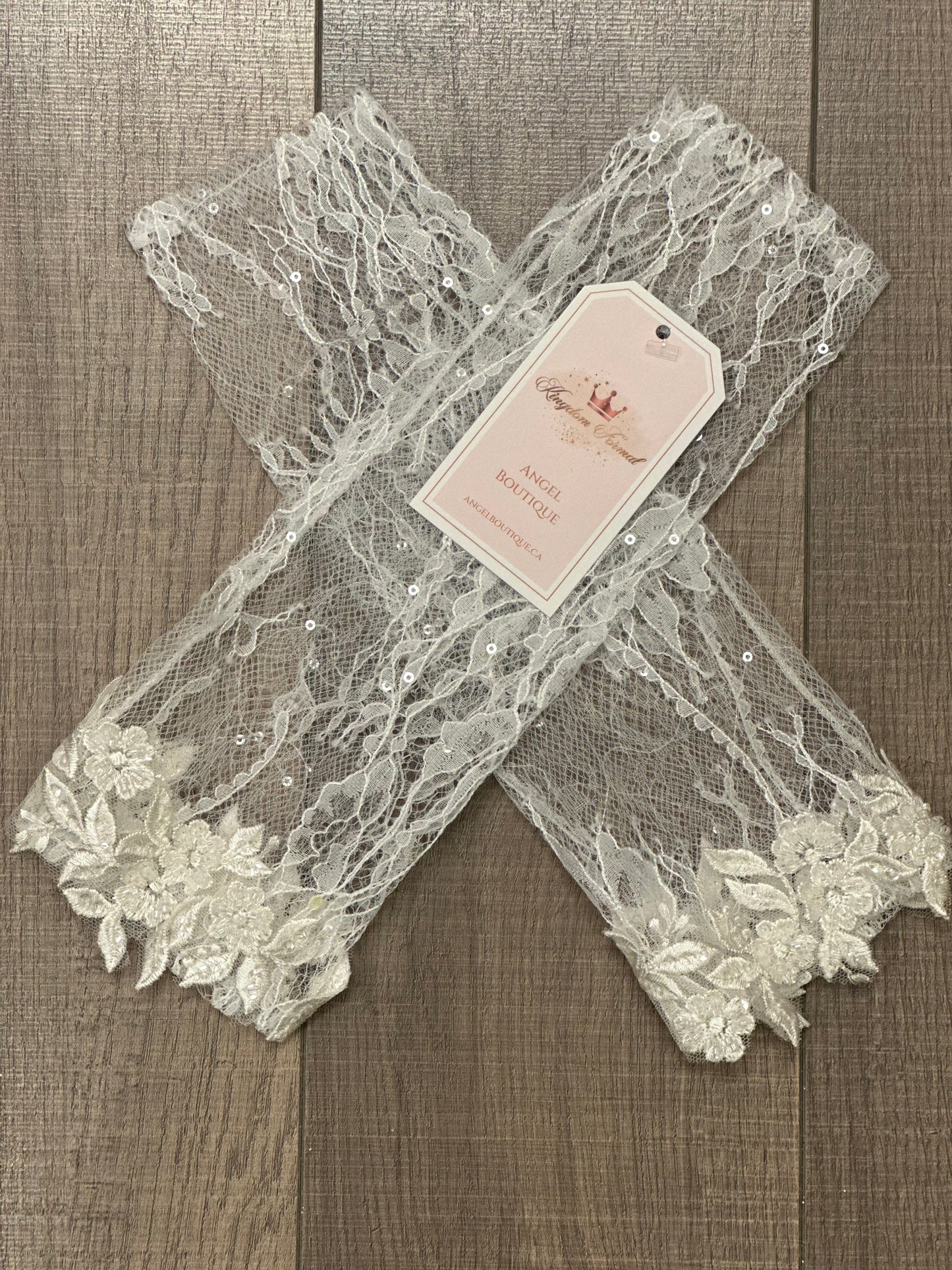 Lace Fingerless Gloves with Appliqué