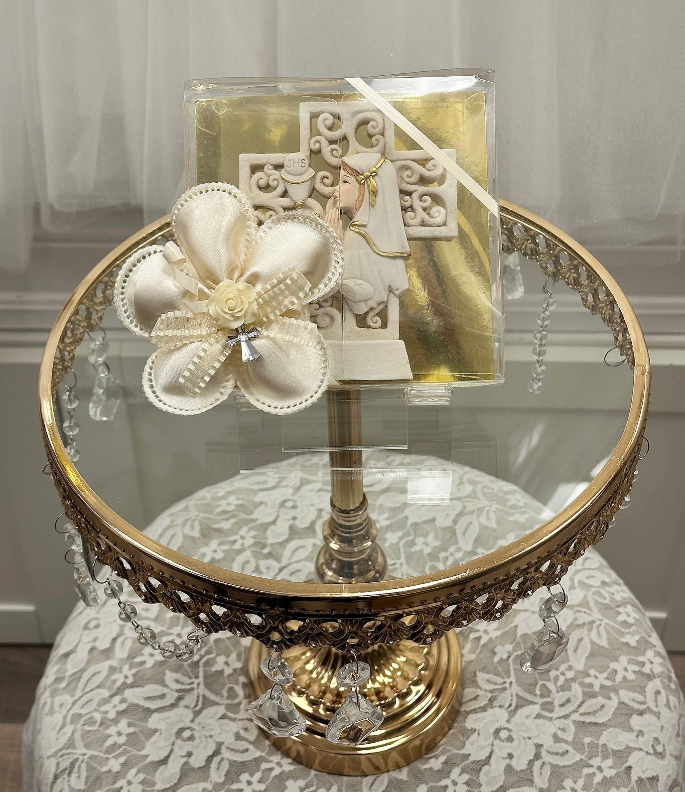 Ivory Cross w/Communion Girl Praying