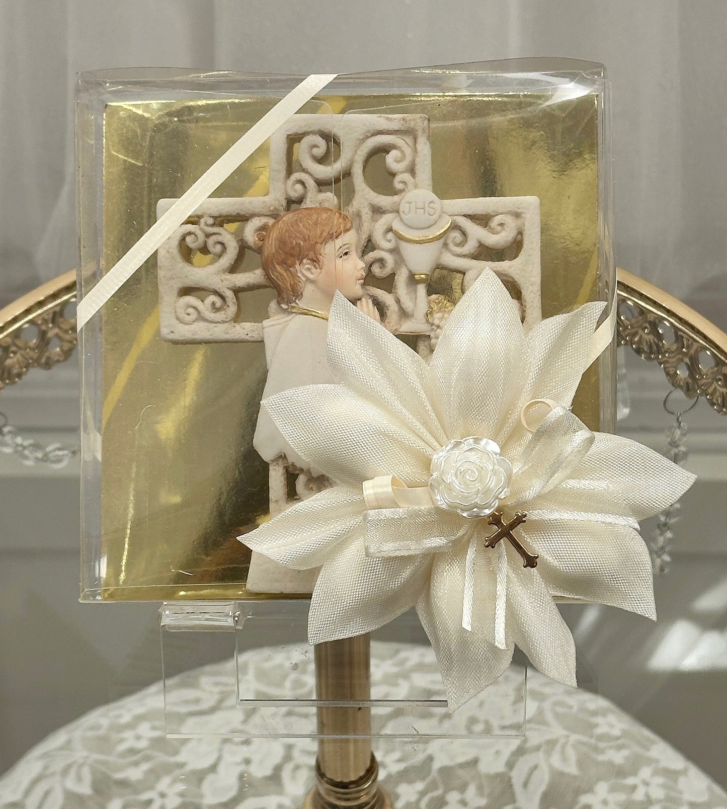 Ivory Cross w/Communion Boy Praying