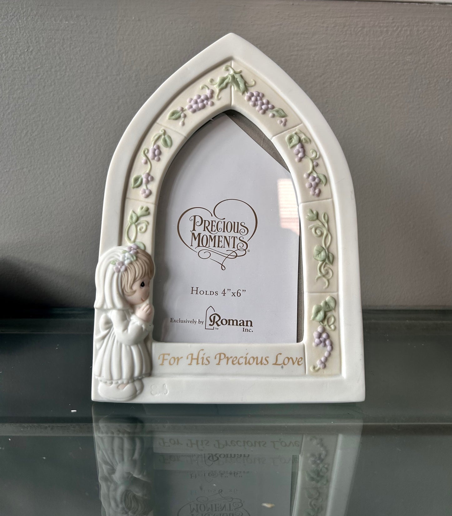 9" COMMUNION GIRL PHOTO FRAME PRECIOUS MOMENTS HOLDS 4X6