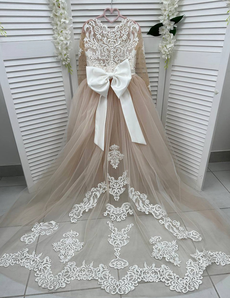 Zuzanna Gown