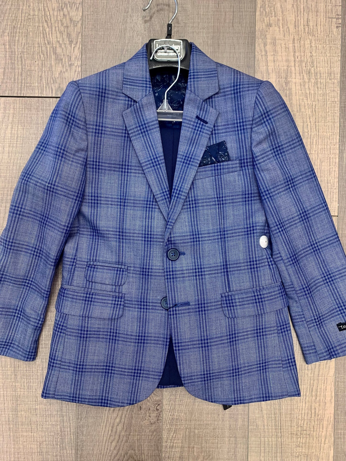 Leo & Zachary 2pc Jacket and Pant Set