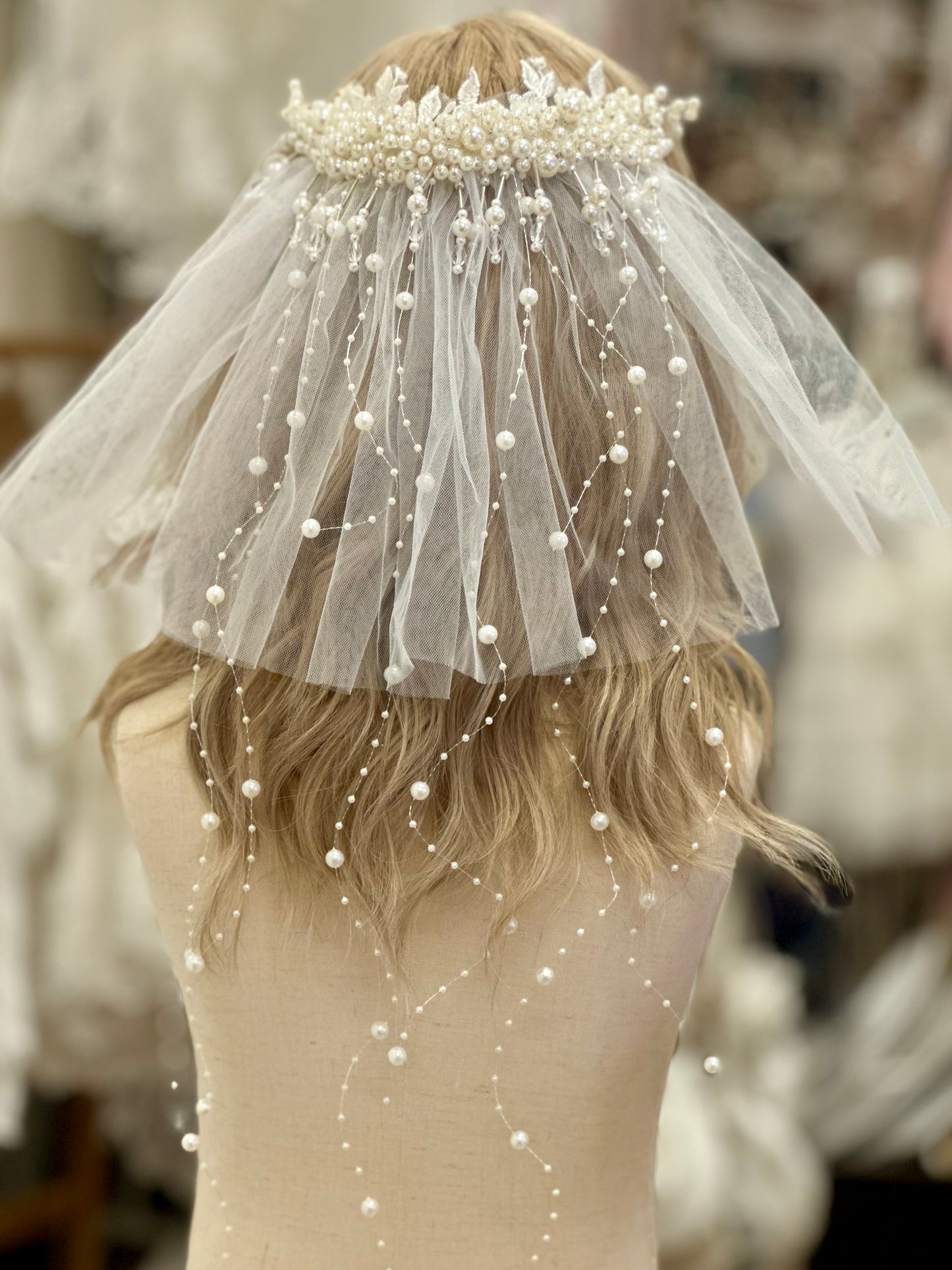 Girls Mini Veil w/Dangling Pearls