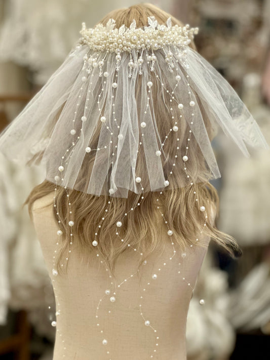 Girls Mini Veil w/Dangling Pearls