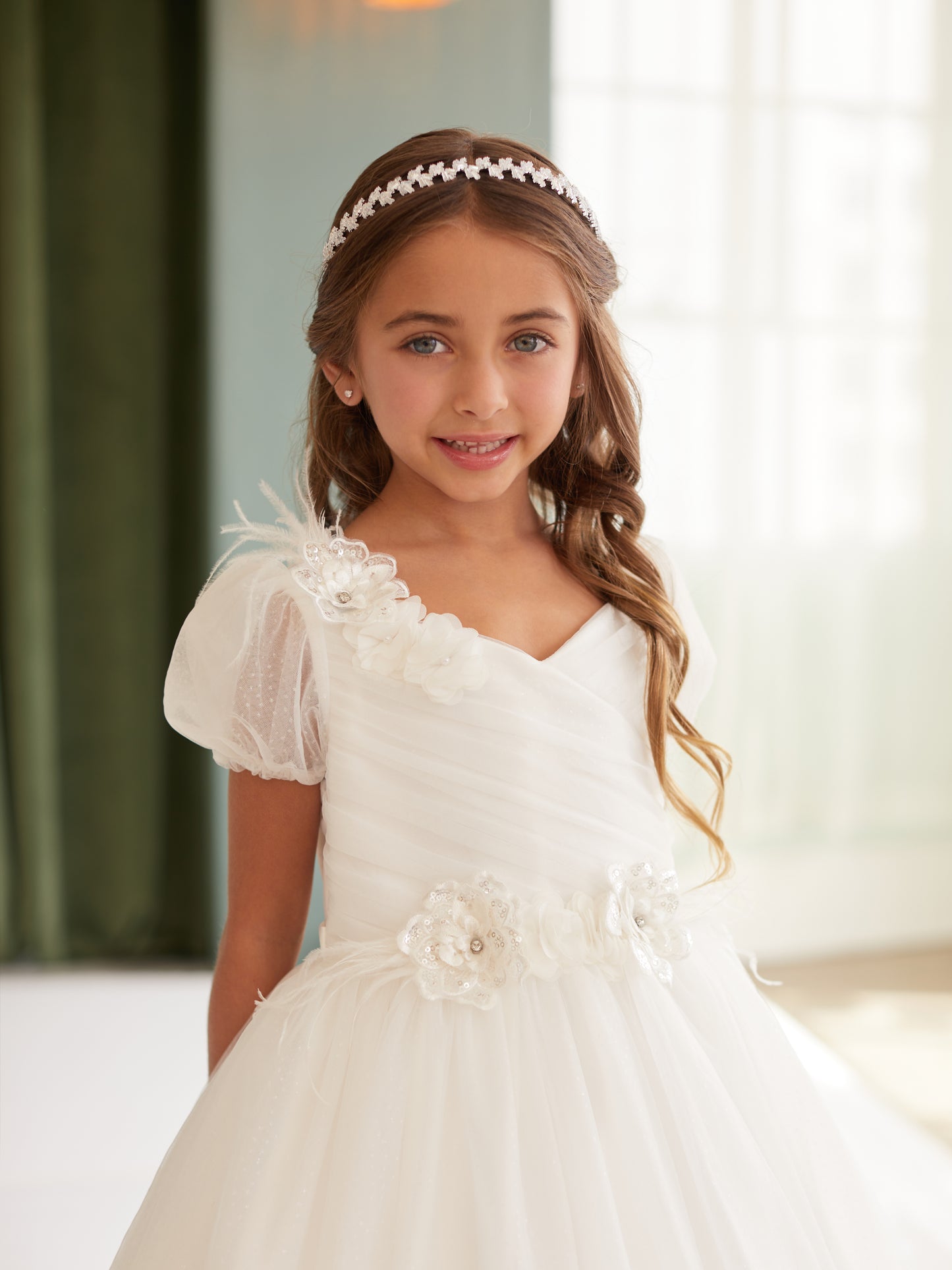 Girls Puff sleeve with 3d flower and feathers Gown