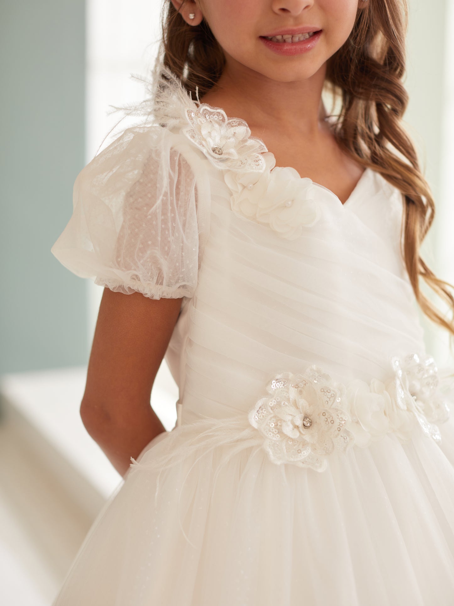 Girls Puff sleeve with 3d flower and feathers Gown