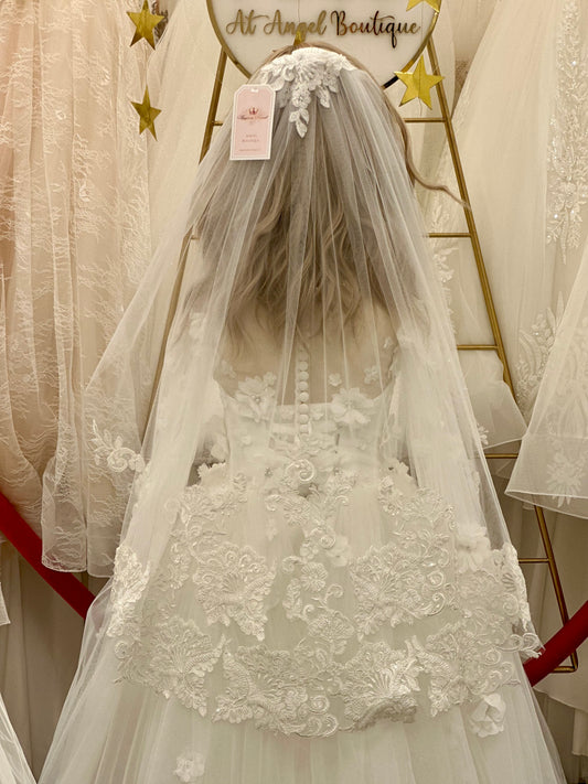 24" Veil with Lace Appliqué