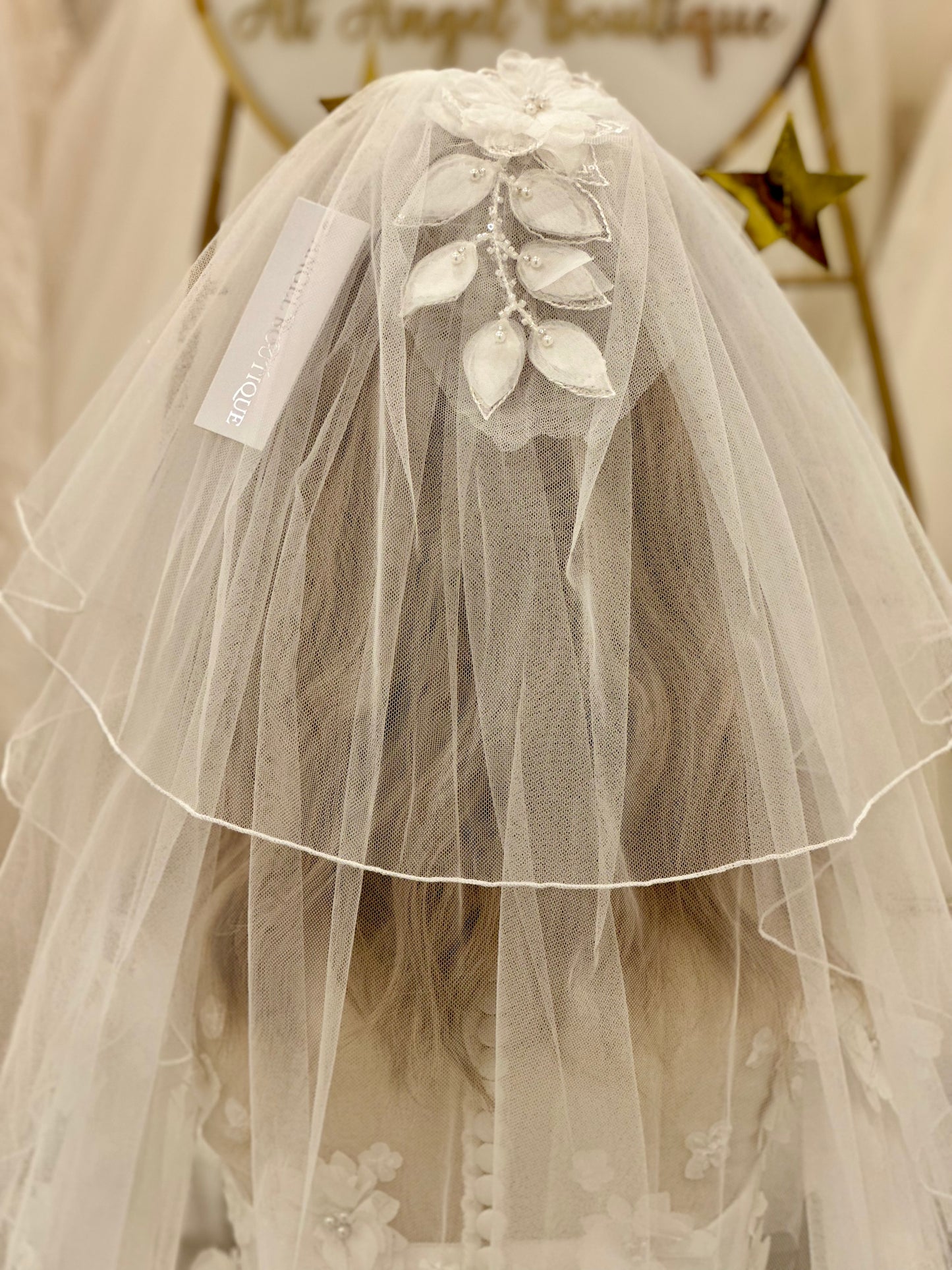 22" Veil with Appliqué