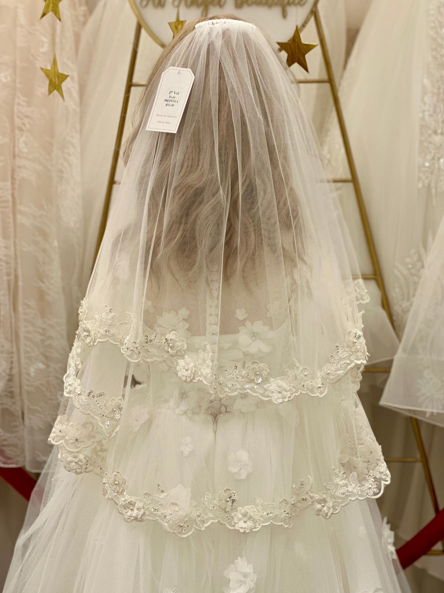 27" Veil with 3D Floral Trim