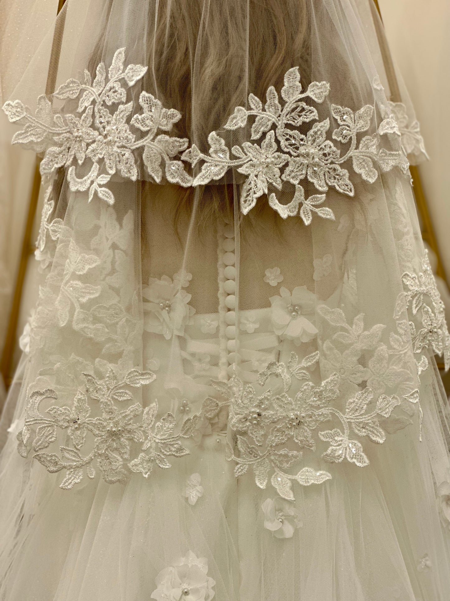 24" Veil with Lace Trim