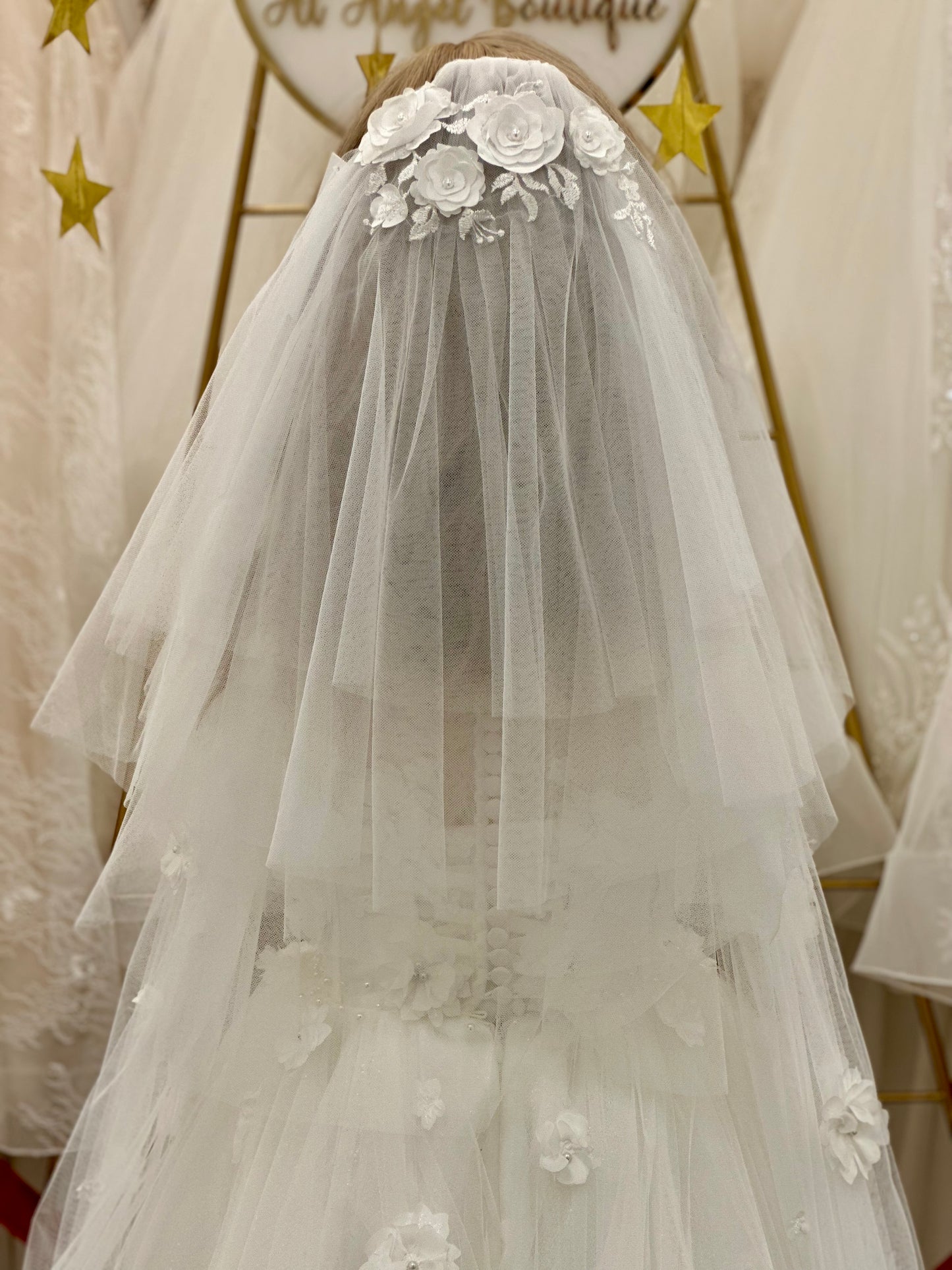 23" Veil with 3D Floral Trim