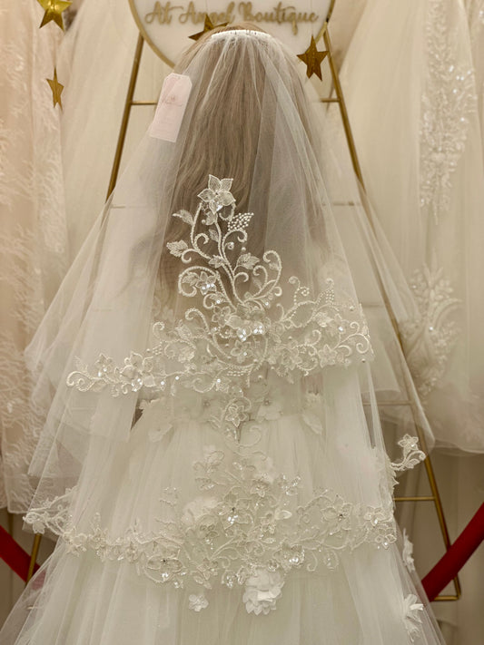 28" Veil with Floral Appliqué