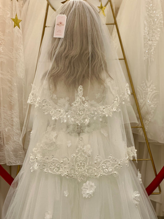 28" Veil with Lace Trim