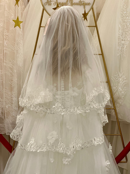 29" Veil with Lace Trim