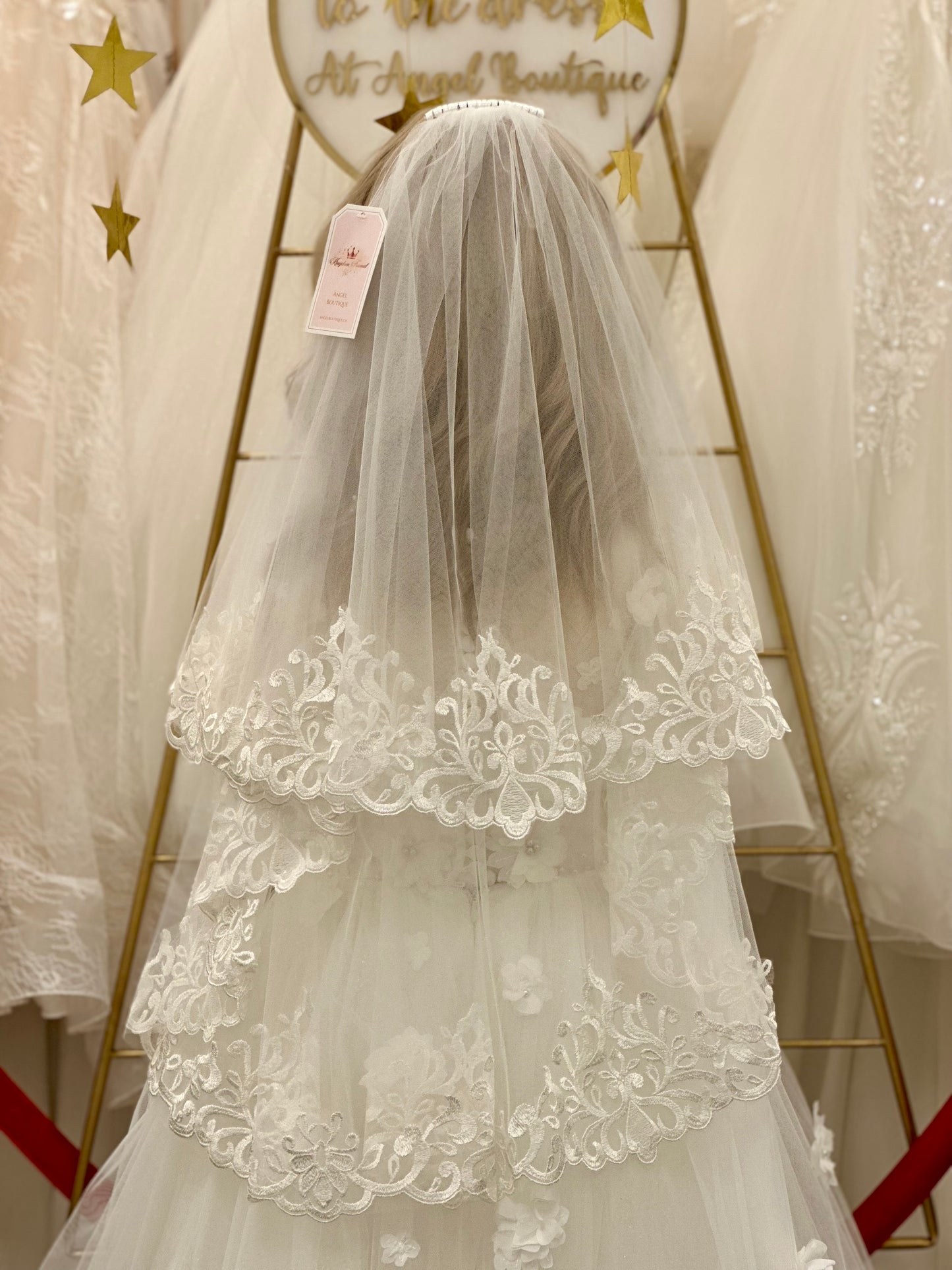 29" Veil with Lace Trim