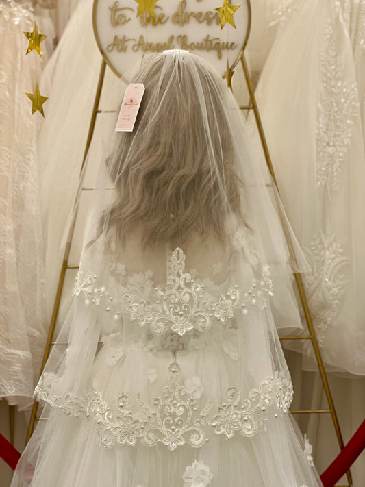 28" Veil with Pearl Lace Trim