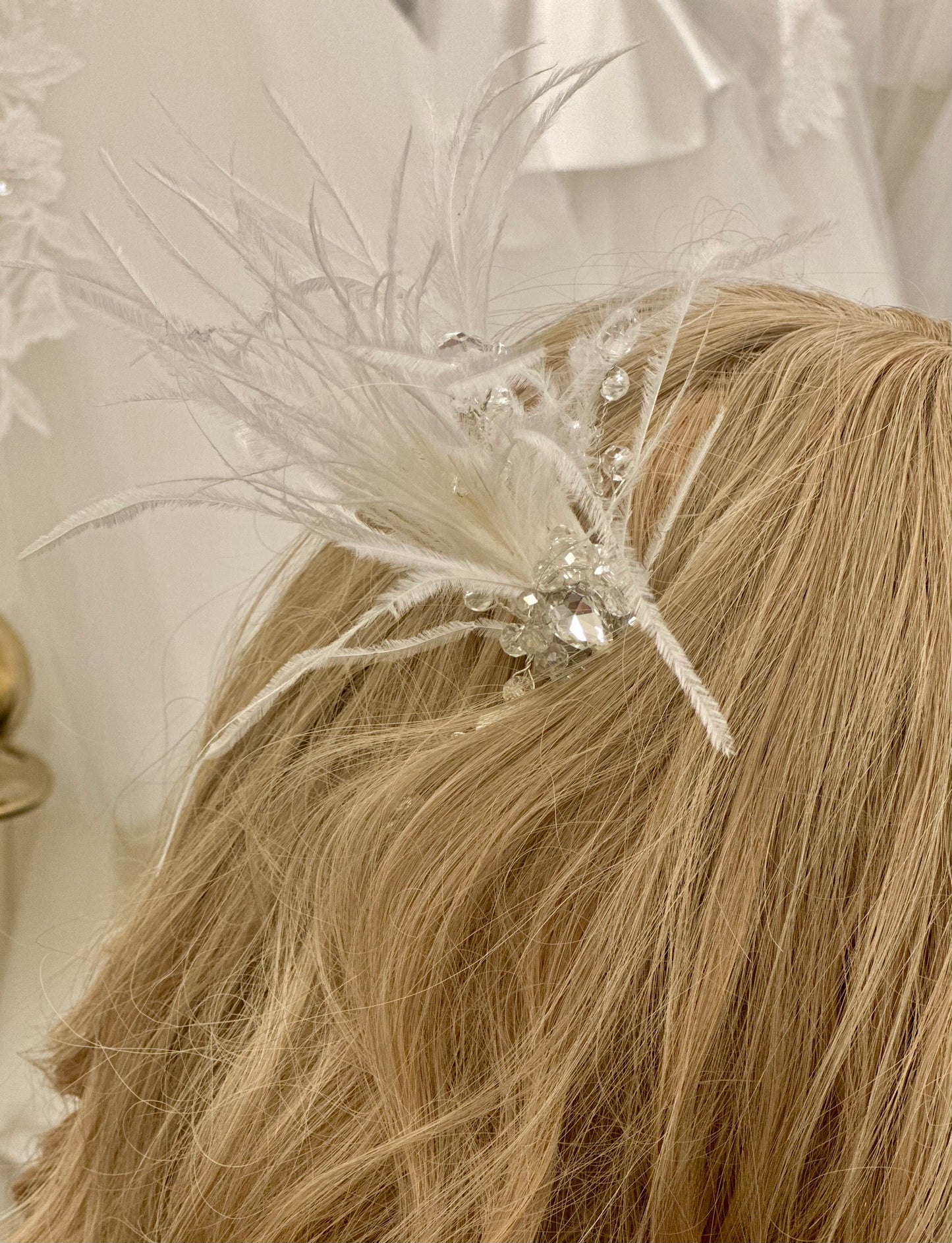 AB Crystal Feather Pick