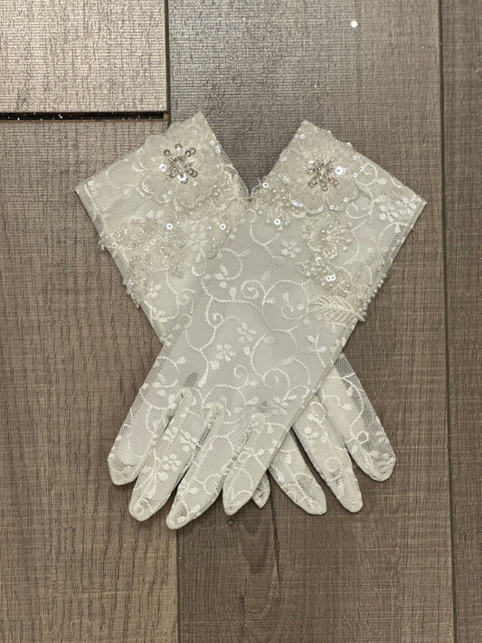 Lace Gloves with Appliqué