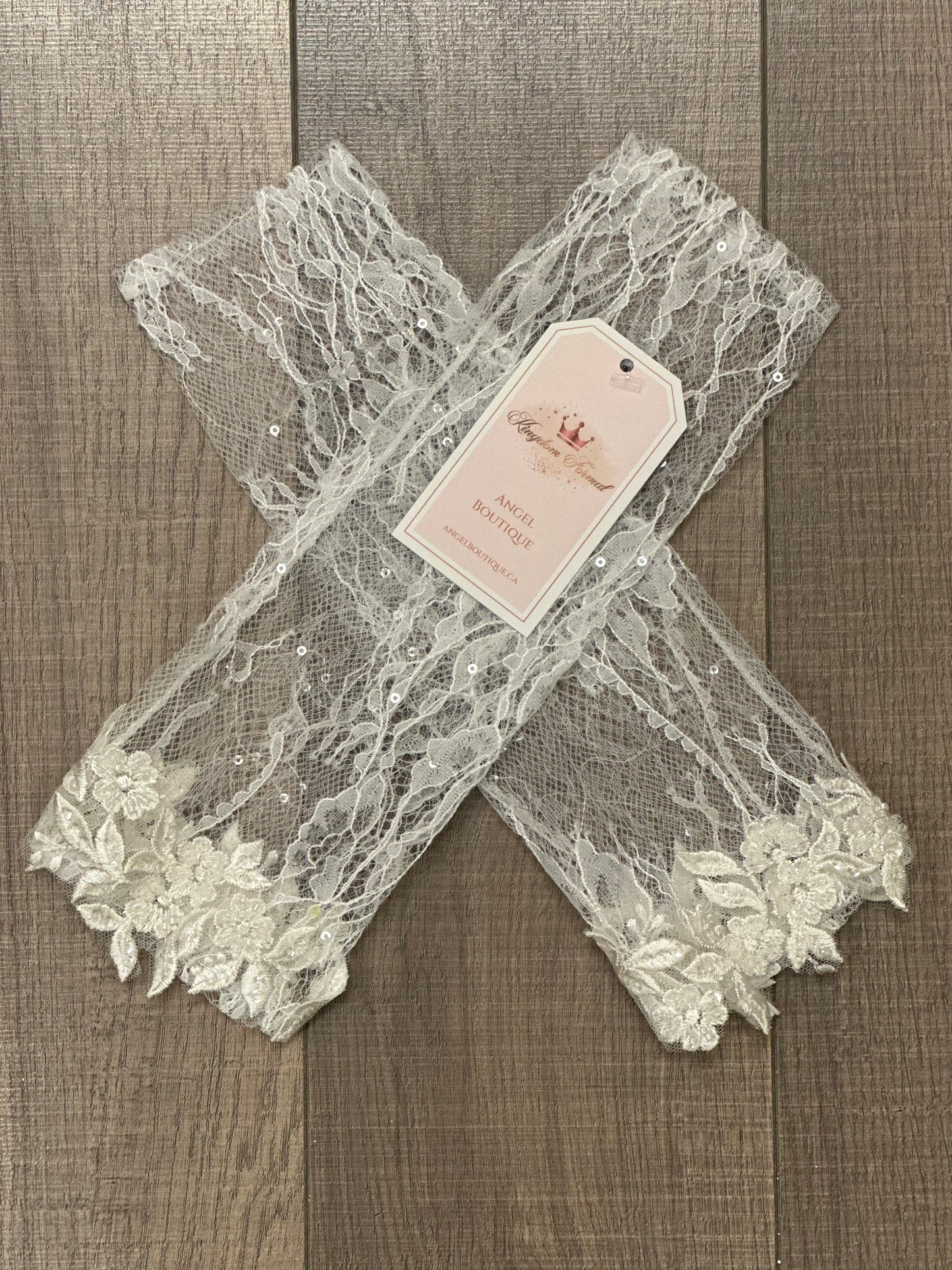 Lace Fingerless Gloves with Appliqué