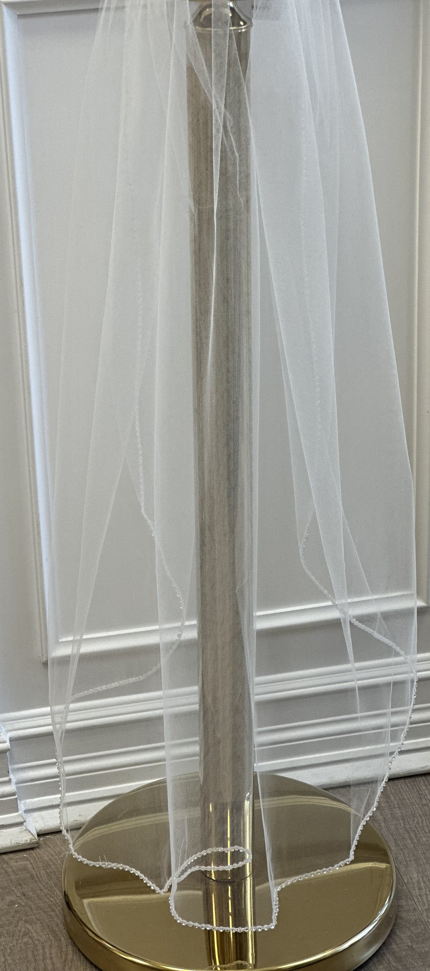 Ivory Single Layer Veil w/Rhinestone Trim