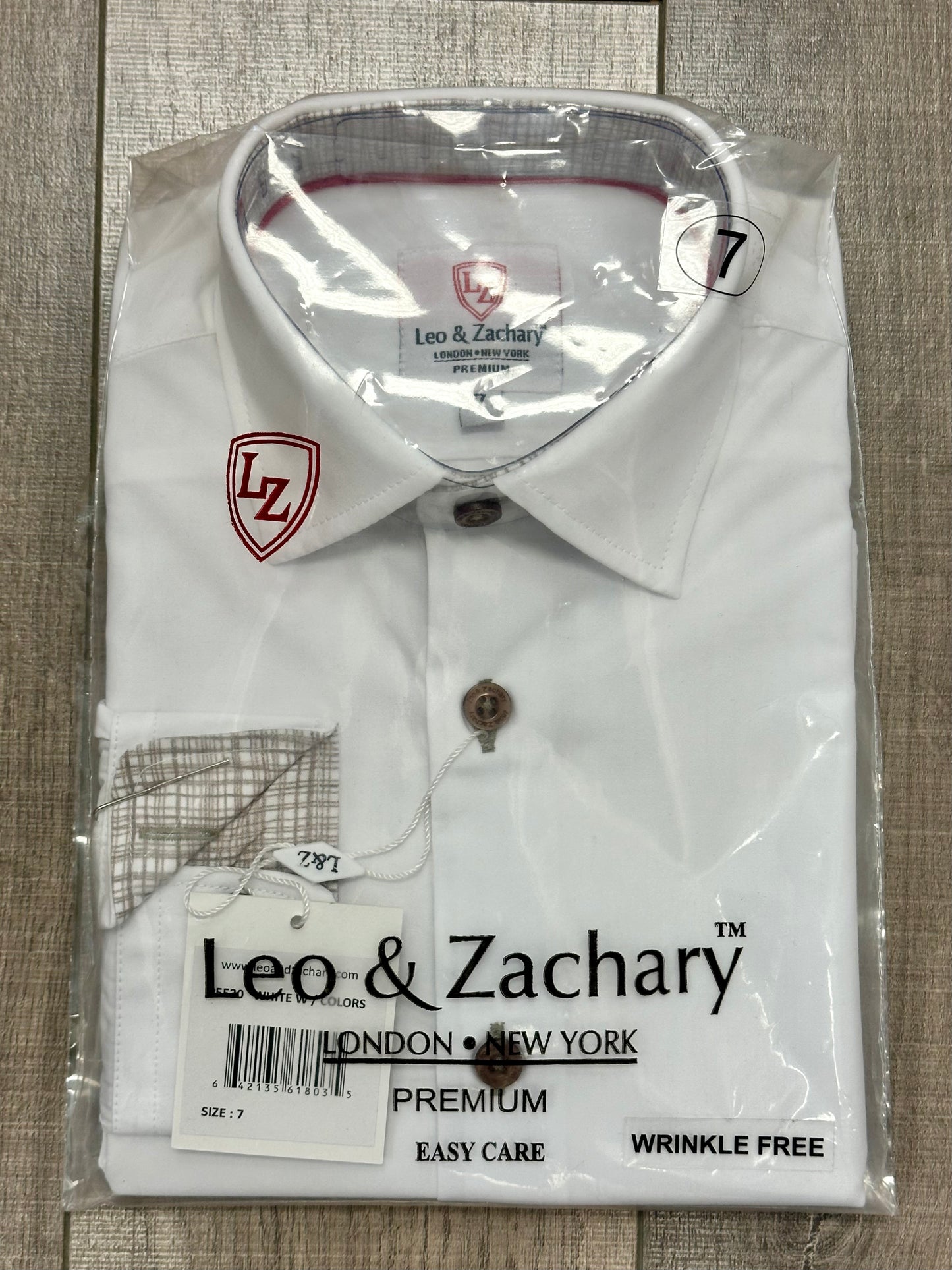 Leo & Zachary White Dress Shirt w/Brown Buttons